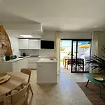 Lovely Casita Jade דירה